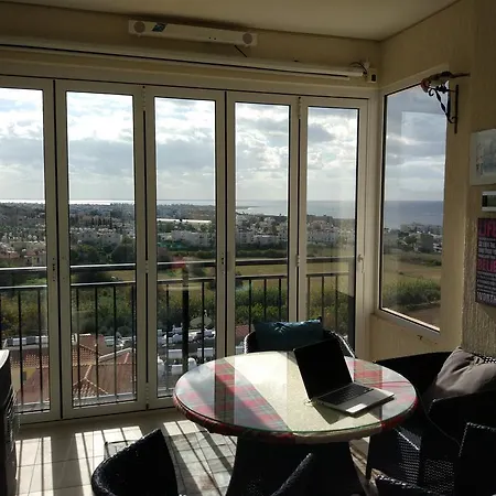 Panoramic Eden Apartment