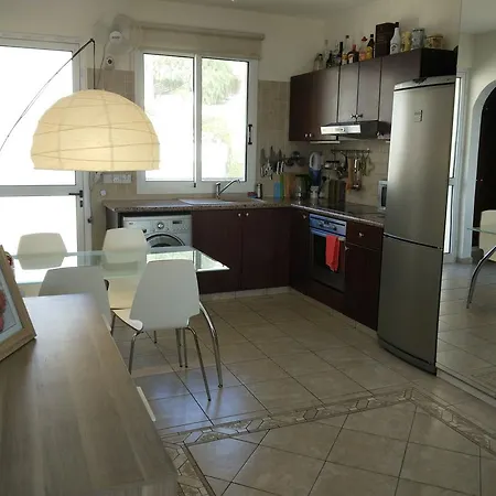 Panoramic Eden Apartment