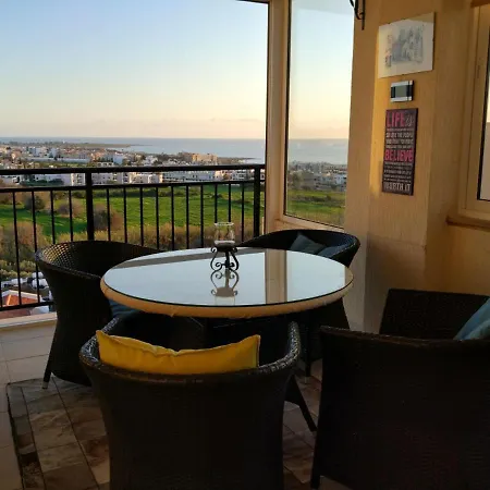 Panoramic Eden Apartment *